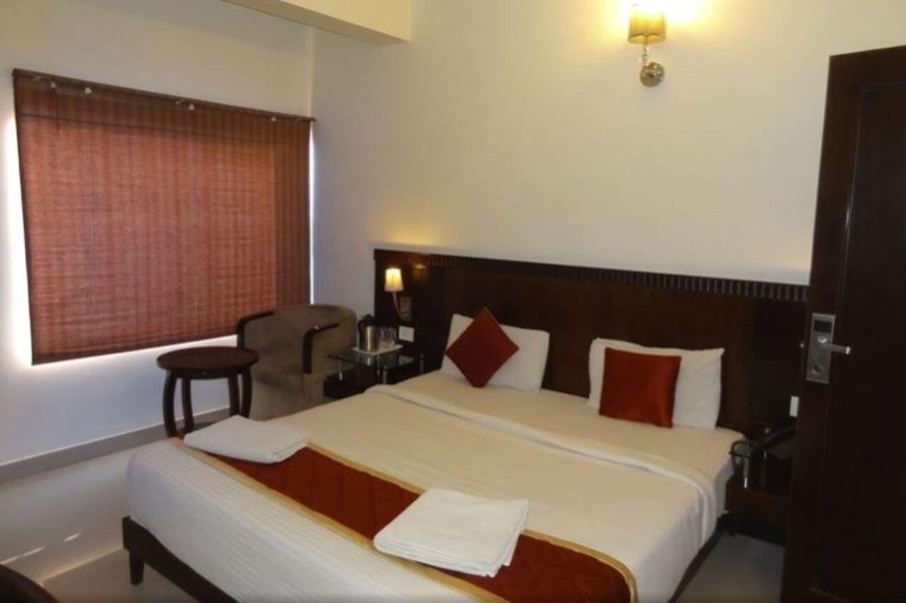 Hotel Amshi International Бангалор Экстерьер фото